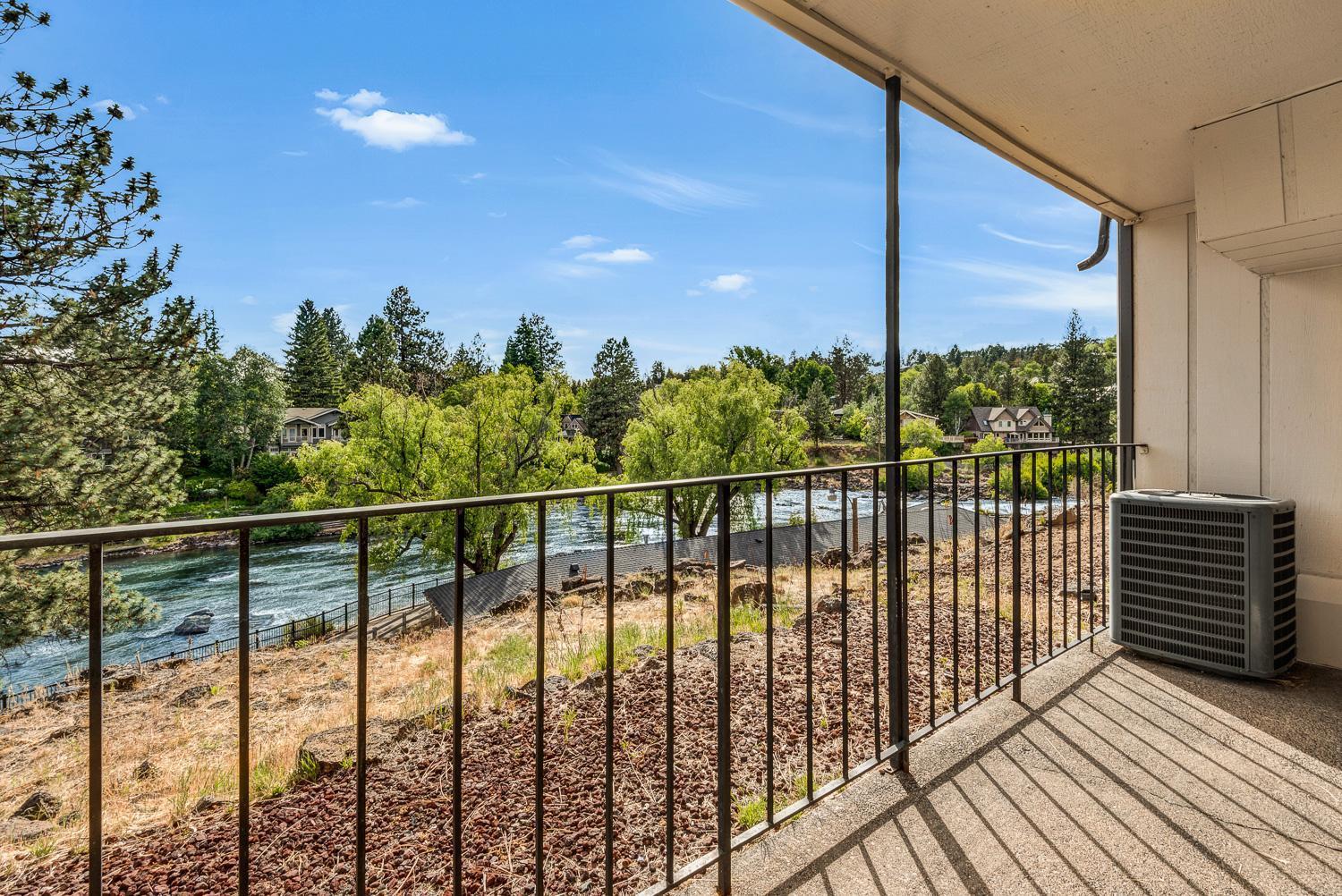 Riverside Near Downtown 2*