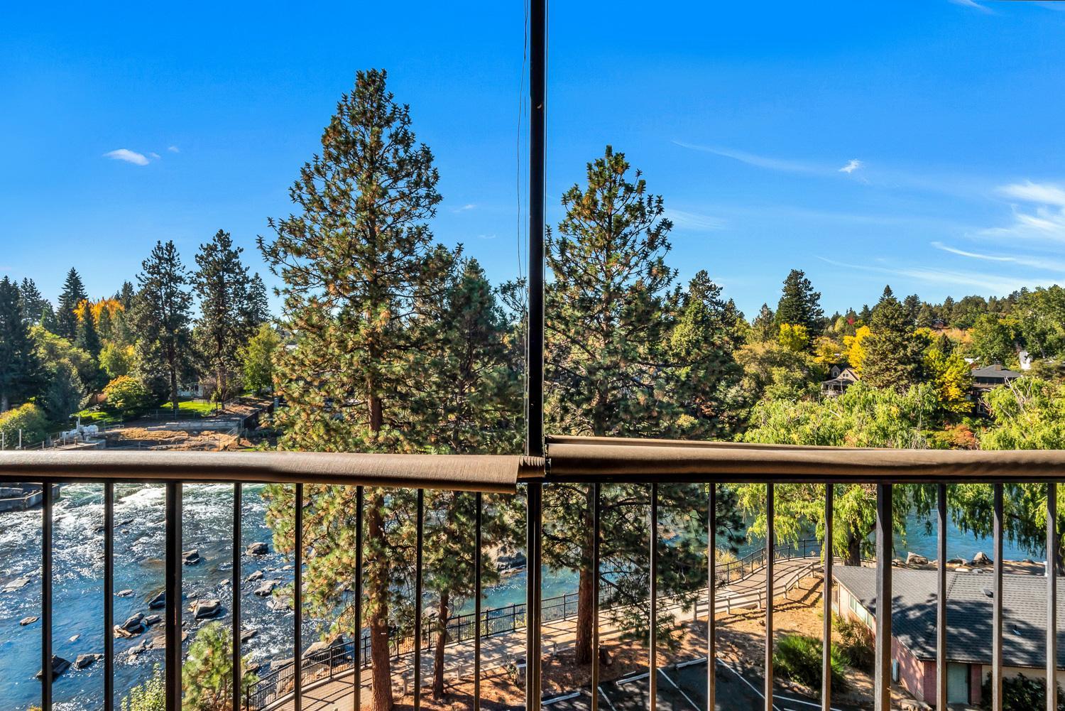Riverside Near Downtown Locanda Bend